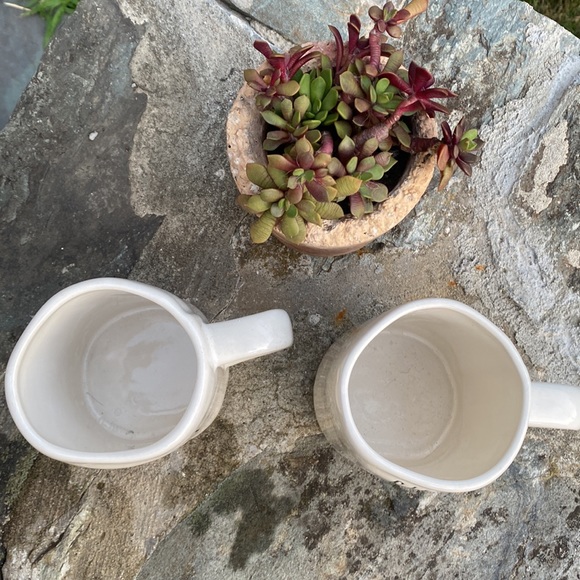2 Rae Dunn Artesian collection mugs - Picture 8 of 8
